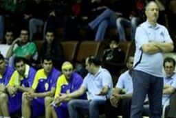 حاتمی: برای همه بازیکنان مهرام برنامه داشتیم / کسب دو برد ذوق زدگی ندارد