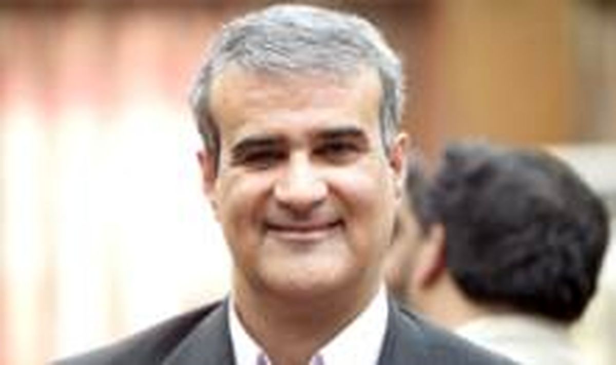 قنبرزاده: گل محمدی گزینه ماست اما هر چیزی امکان پذیر است / باید نفت را تقویت کنیم