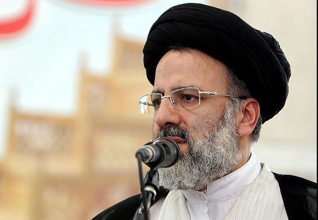 مشکلات اقتصادی به دست جوانان قابل حل است