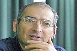 زیباکلام: گفتمان اعتدال کجا بود؟ روحانی تصادفی رأی آورد