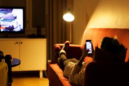 عصر ارتباطات؛ پارادوکس اتصال دیجیتال و انزوای انسانی