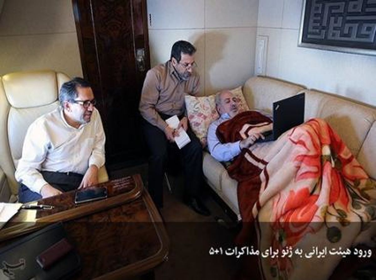 کمر درد ظریف پیش از مذاکره با اشتون + عکس