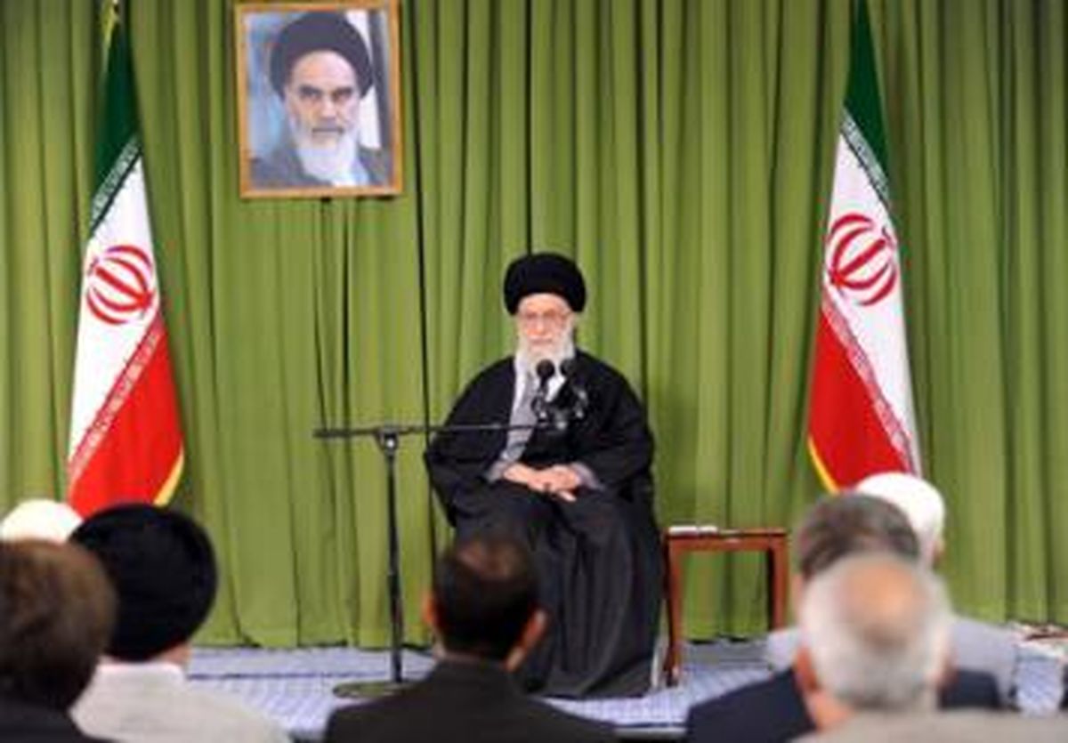 رهبر انقلاب: باید تکریم معلم در جامعه همگانی شود