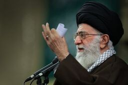 رهبر انقلاب: اجرای سند ۲۰۳۰ یعنی درست کردن سرباز برای غرب