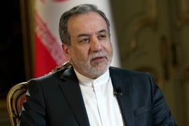  عراقچی: ایران تمام گزینه‌ها را برای دفاع از منافع و مردم خود محفوظ می‌دارد 