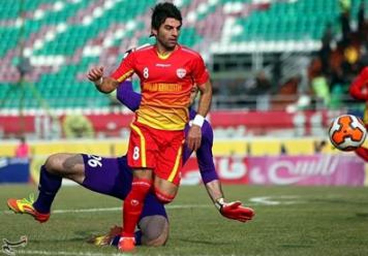 شریفات: آرزویم قهرمانی فولاد است اما به استقلال گل بزنم شادی نمی کنم