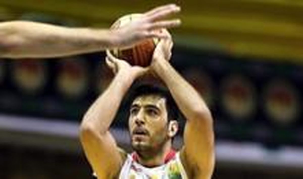 ساهاکیان: بازیکنان دانشگاه آزاد دنبال درگیری بودند / کار سختی در بازی سوم داریم