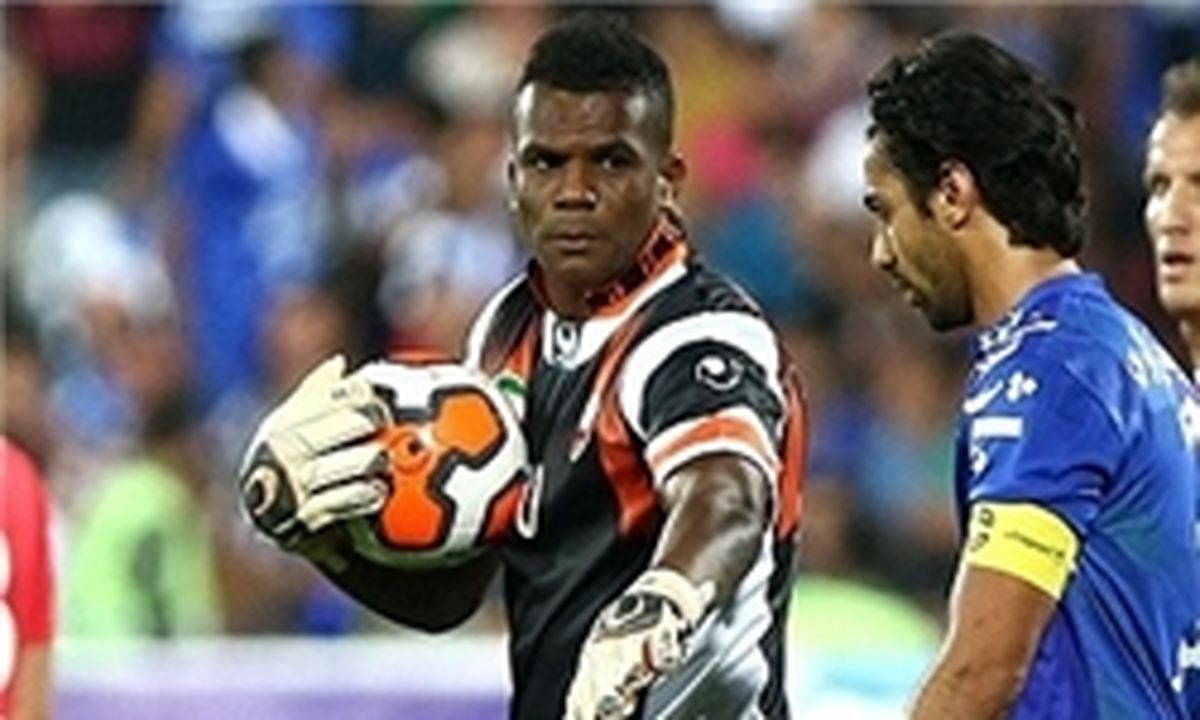 دروازهبان پرسپولیس به پرتغال میرود