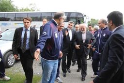 تصاویری از حضور ظریف در جمع ملی پوشان فوتبال