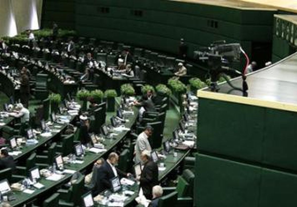 مجلس با پرداخت " حداقل معیشت " به افراد جویای کار موافقت کرد