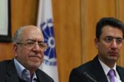 بازدید وزیر صنعت، معدن و تجارت از واحد ریسندگی و بافندگی زابل
