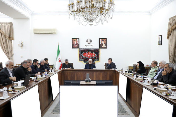 عارف:‌ باید عقب افتادگی کشور در زمینه علم و فناوری جبران شود