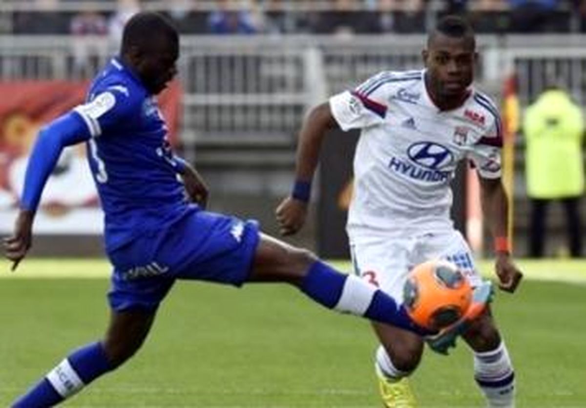 لیون قاطعانه از سد باستیا گذشت