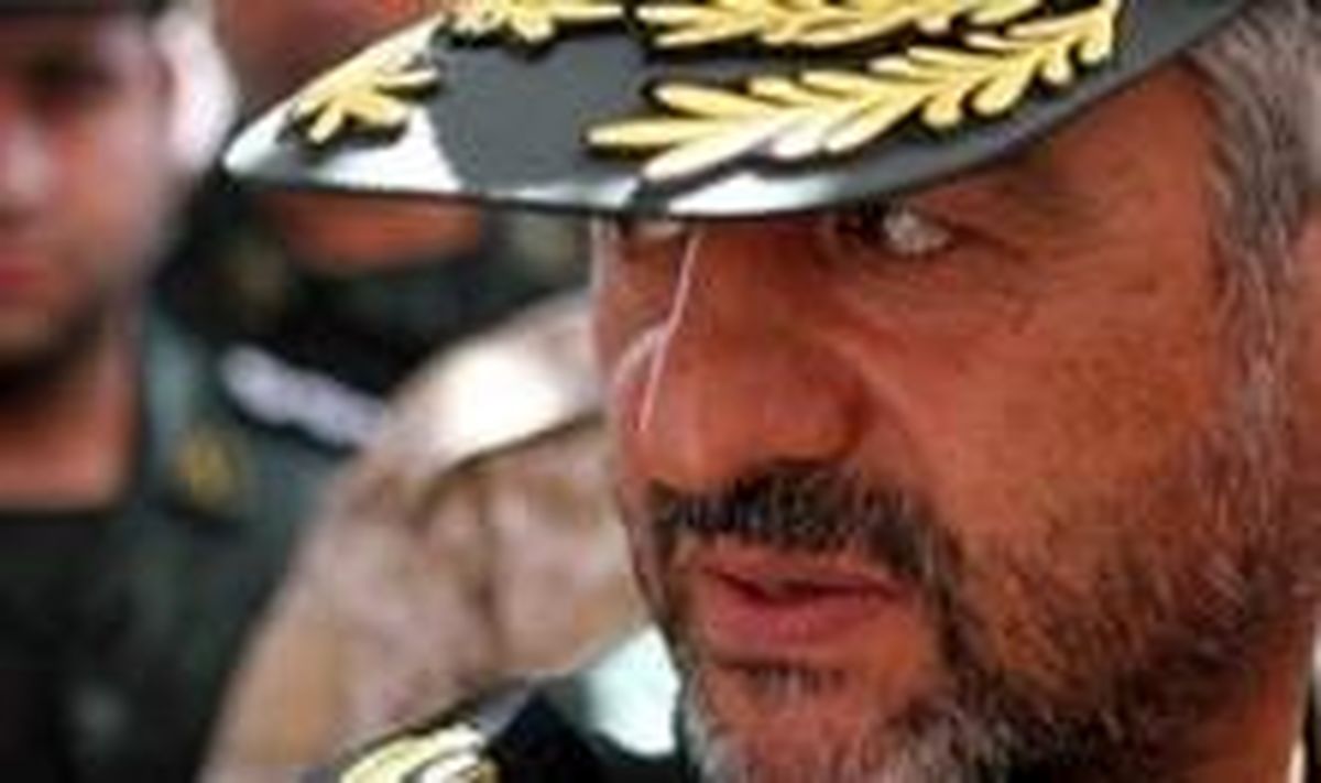 واگذری تأمین امنیت مرزی ۳۰۰ کیلومتر از مرز سراوان به سپاه / بازدید سردار جعفری از منطقه