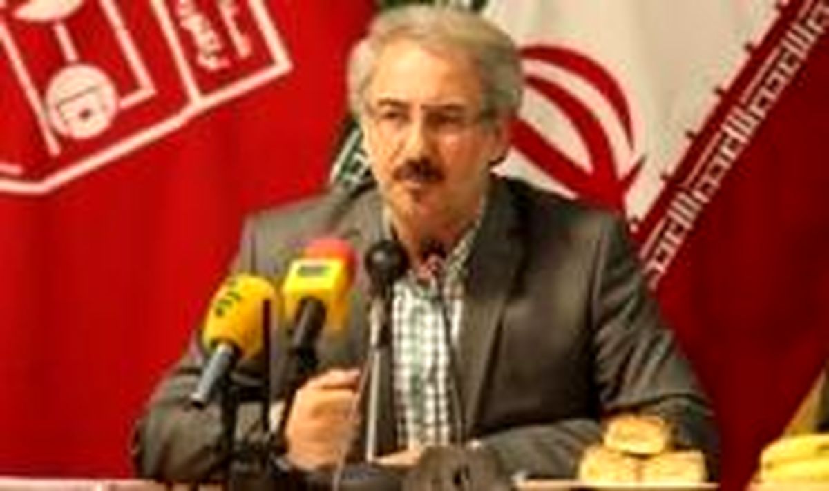 دلفکار: نظمی با قدرت به کار خود ادامه می دهد / بحثتغییر مدیرعامل شایعه است