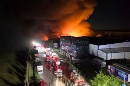 وقوع انفجار در کارخانه مواد شیمیایی در آرژانتین