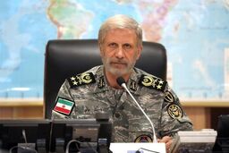  سرلشکر حاتمی: ارتش آماده پاسخ کوبنده و تنبیه هر متجاوز است 