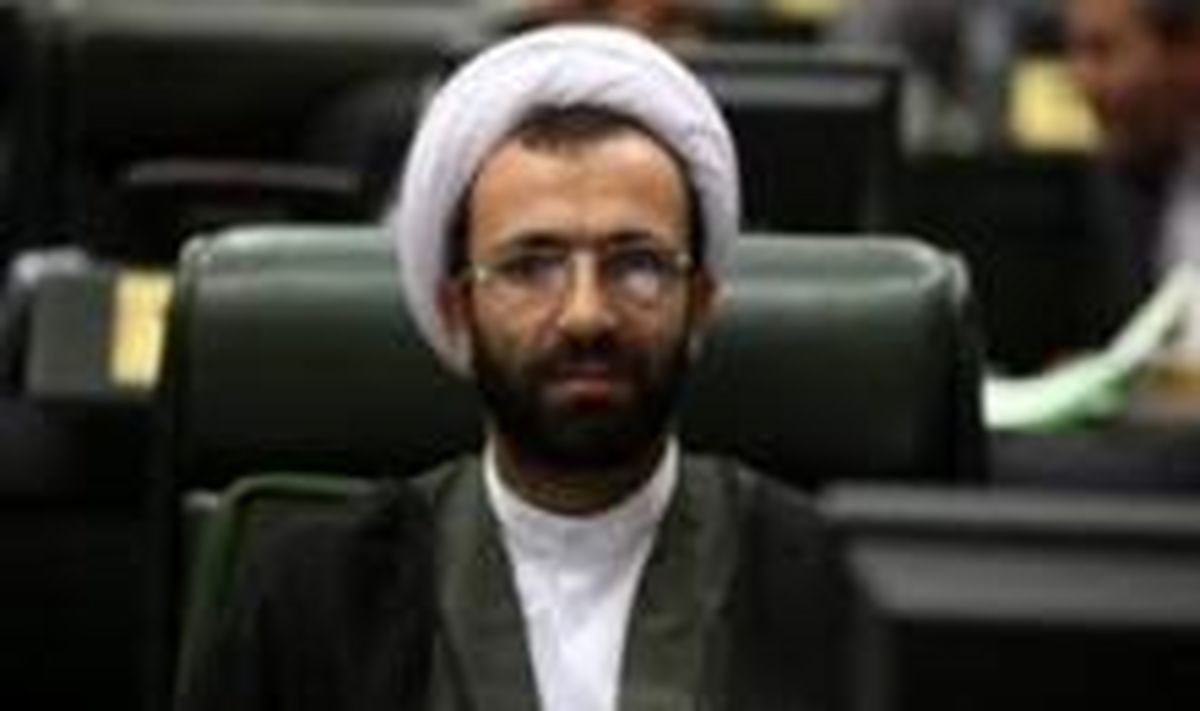 عده ای نفوذی به دنبال ایجاد فضا برای «شوالیه های فرهنگی» غرب هستند