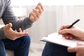 اغلب مراجعین به مطب‌های روانشناسی به‌دنبال تایید کنش‌های خود هستند