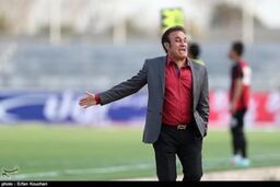 جر و بحثکاظمی و لیدر پیکان در مورد نحوه خوشحالی