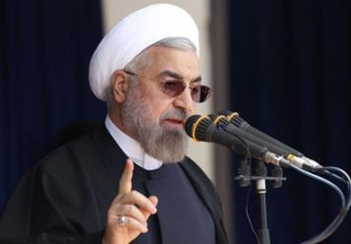 به کشور هایی که مقابل عزت ایران سر فرود بیاورند، دست صمیمیت دراز می کنیم