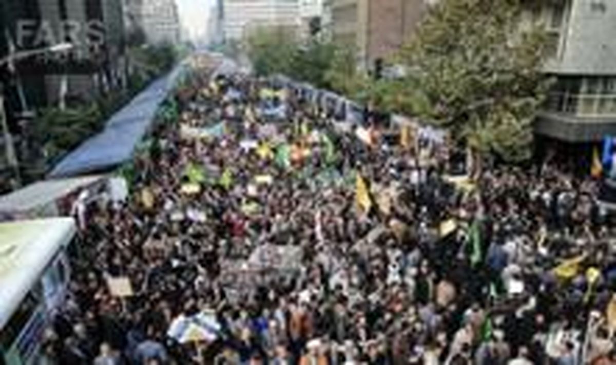 راهپیمایی نمازگزاران تهرانی در «جمعه دلواپسیم، هشدار به توافق ضعیف»