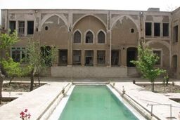 محوطه باستانی اریسمان، شناسنامه ۶۰۰۰ ساله فلات مرکزی ایران + تصاویر