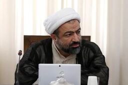 توهین به مقدسات آزاد، انتقاد از دولت ممنوع