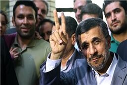 هواداران احمدی نژاد: احمدی نژاد برای ما تمام شد + عکس