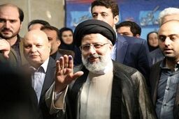 رئیسی: نگاه خاص سیاسی ندارم / برنامه اقتصادی ام را بعدا اعلام می کنم / نوشتن بس است حقوق شهروندی باید اجرا شود + تصاویر