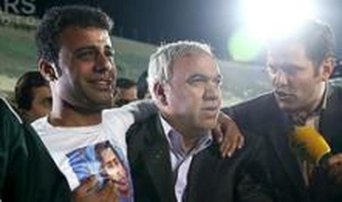 فتح الله زاده: فروش ۱۵ درصدی سهام استقلال کذب است / نمایندگان تهران باید از سرخابی ها دفاع کنند