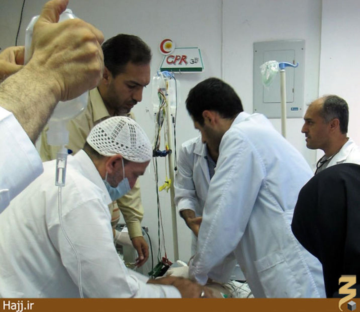 نجات زائر ایرانی از مرگ حتمی + عکس