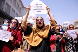 زنان روزنامه نگار افغان رفت و آمد طالبان را به یاد می آورند/همراه با فیلم