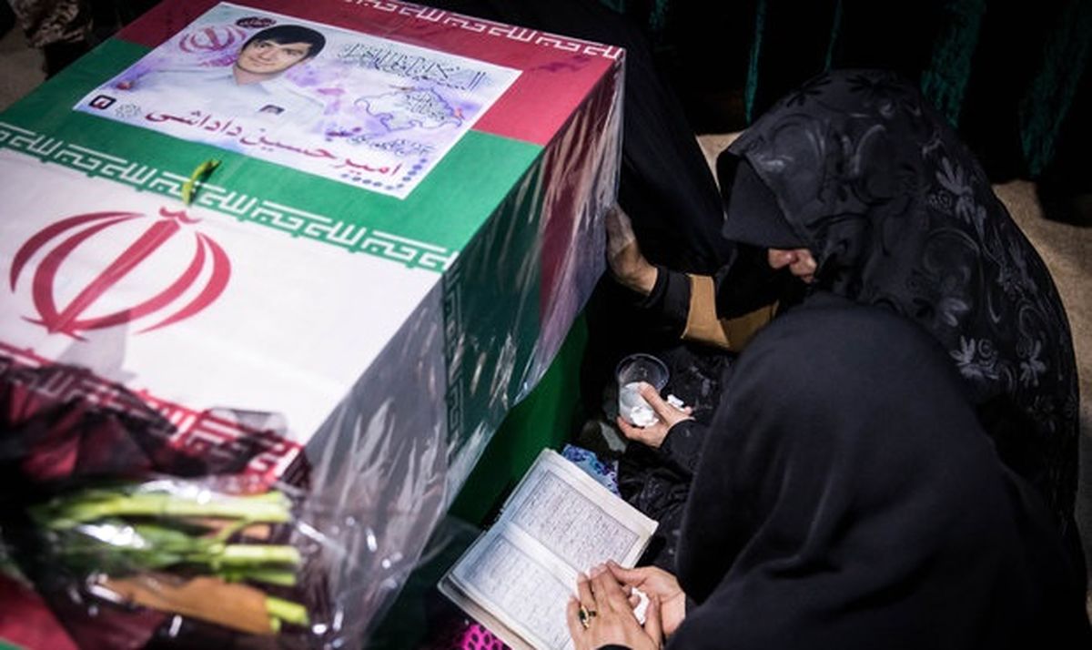 خداحافظی با قهرمانان وطن