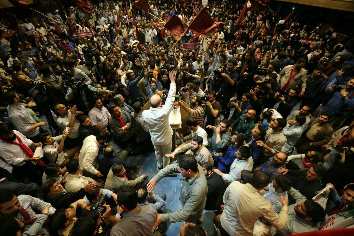 قالیباف: خوشحالیم کسانی که تا دیروز تندرو بودند امروز مدافع آزادی شدند / جناب روحانی بجای عوامفریبی بگویید با وعدههایتان چه کردید