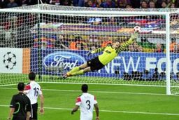 سوپرواکنش های دروازه بانان در تاریخ فوتبال(۲) + فیلم