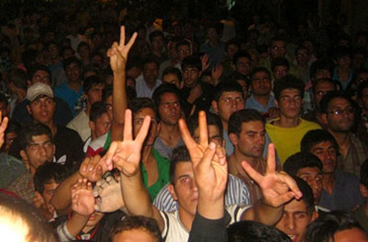 استقبال مردم از تیم هستهای در مهرآباد