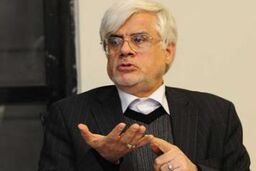 وزیر علوم گفت که اگر ریاست دانشگاه تهران را قبول کنم شورا و انتخابات را کنار می زند