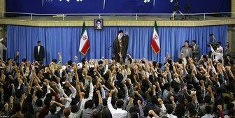 دیدار مقام معظم رهبری با هزاران دانشجو