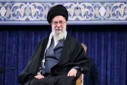 رهبر انقلاب: خطرناک‌تر از ناو، سلاحی است که می‌تواند آن را به قعر دریا بفرستد 
