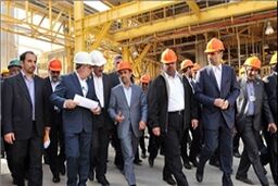 احمدی‌نژاد از کارگاه عملیات احداثمتروی تهران – پرند بازدید کرد