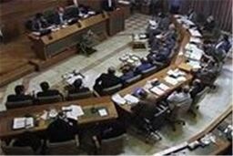 تجمع جمعی از مدیران و کارمندان بازنشسته شرکت واحد مقابل شورای شهر