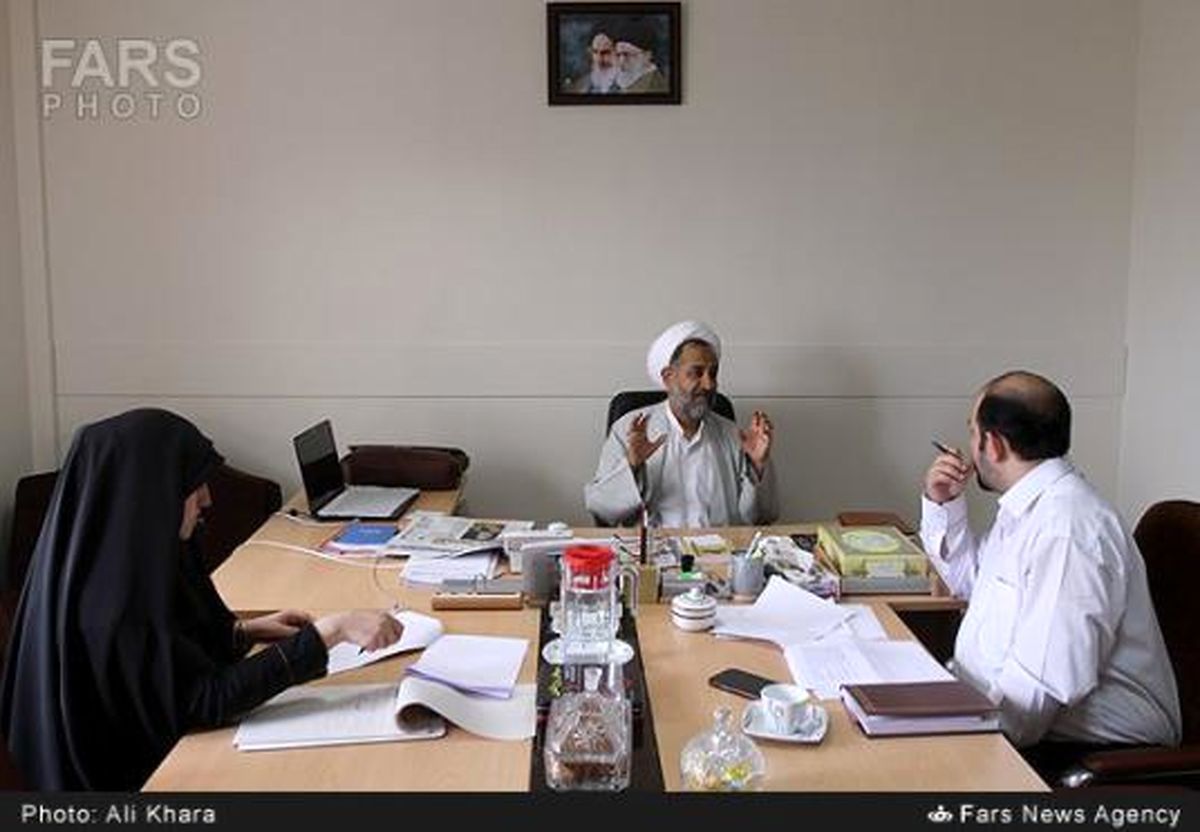 نقش خاتمی در فتنه کاملاً حساب شده بود / ریگی را می خواستیم در دبی دستگیر کنیم / جزئیاتی از بازدید ۶ساعته رهبر انقلاب از وزارت اطلاعات / احمدی نژاد می خواست تشکیلات اطلاعاتی را کنار بگذارد