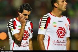 دهنوی: دوست دارم در پرسپولیس بمانم و منتظر تصمیم سرمربی هستم