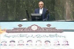 اگر در جنگ اقتصادی هوشیار نباشیم، ضربه می خوریم