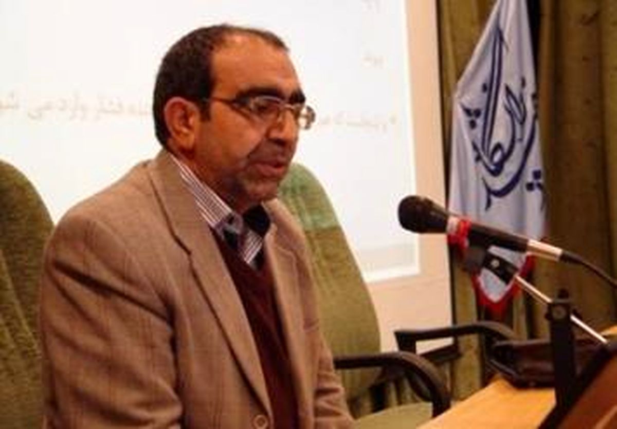 عباس شاکری: توسعه با وفور درآمدهای نفتی محقق نمی شود