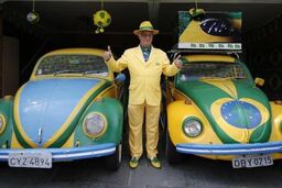 هواداری که زندگی اش به رنگ پرچم برزیل است + تصاویر