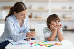 بچه های اوتیسم چه علائمی دارند ؟