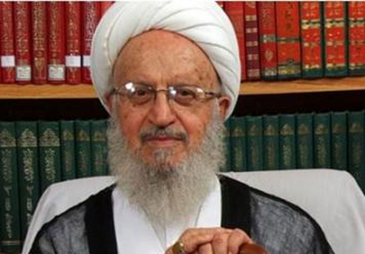 آیت الله مکارم شیرازی ۵۰۰ میلیون ریال اوراق وقف بیمارستان سرطان را خریداری کرد