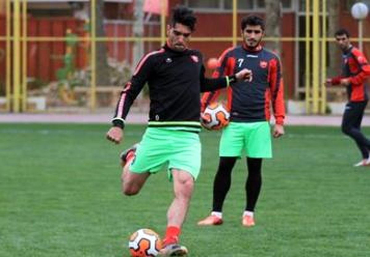 روبوسی حقیقی و صادقیان در تمرین پرسپولیس